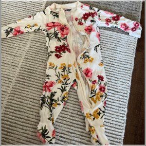 🤍4/$25 2 sets old navy pajamas